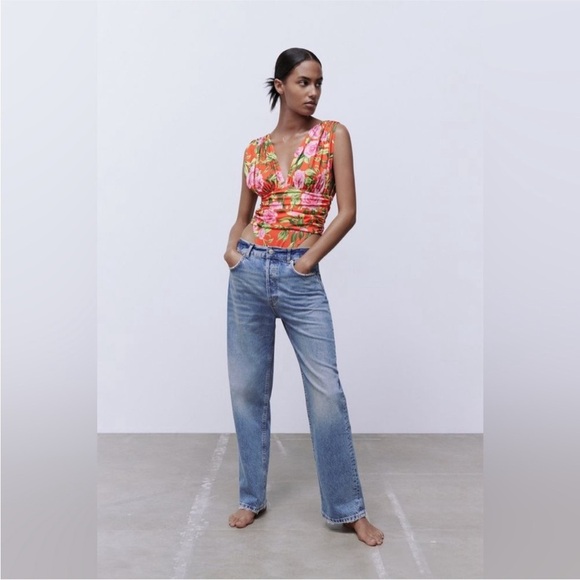 Zara Printed Draped V neck m Bottom Snap Closure red floral bodysuit NEW - Picture 3 of 5